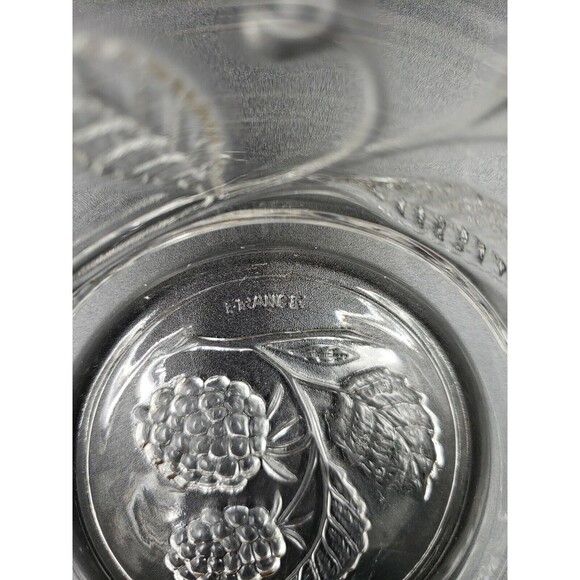 Arcoroc Vine and Berry Nut Bowl France Vtg Clear Glass Gold Trim Small Serving - Picture 5 of 9